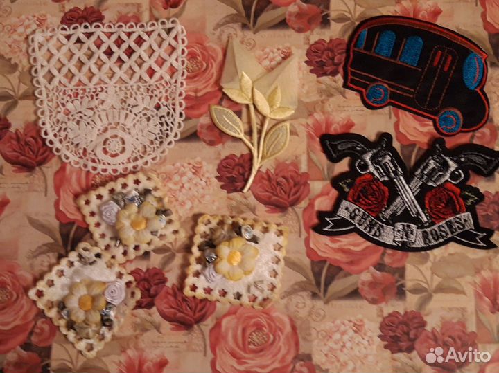 Декоративные наклейки и нашивки