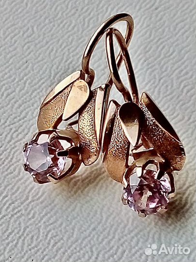 Новые золотые серьги 583 проба