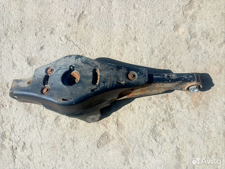 Рычаг подвески задний нижний Volkswagen Passat B6