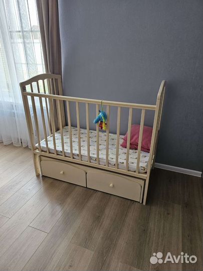 Кроватка детская с матрасом