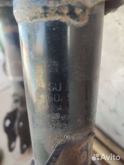 Комплект амортизаторов mitsubishi outlander 3