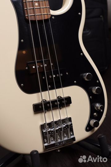 Fender Deluxe Active Precision Bass
