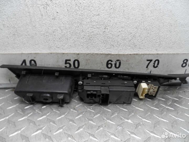 Кнопка стеклоподъемника Mazda 6 GG 8151D2D