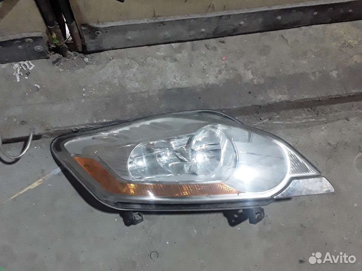 Передняя фара ford kuga