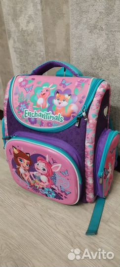 Школьный рюкзак с ортопедической спинкой