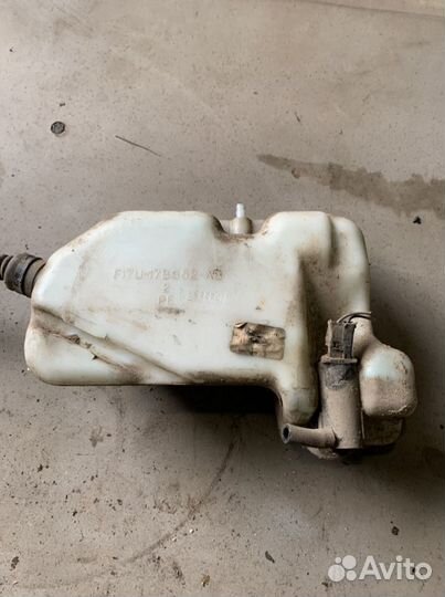 Бачок омывателя Эксплорер 1 задний Explorer