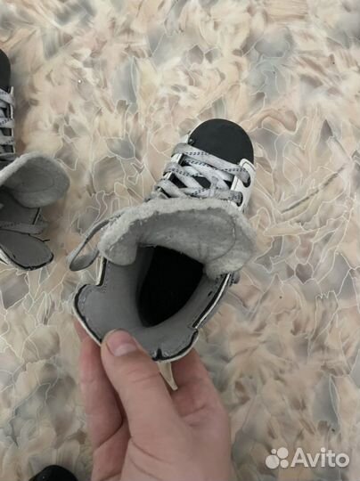 Коньки хоккейные