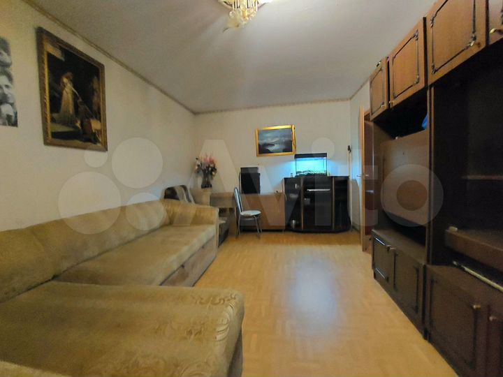 2-к. квартира, 74 м², 1/2 эт.