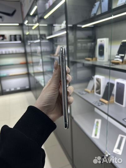iPhone X, 64 ГБ