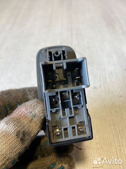 Кнопка стеклоподъемника задняя Chevrolet Lachetti