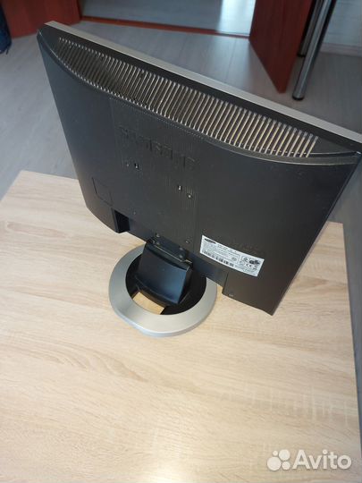 Монитор Samsung SyncMaster 920N