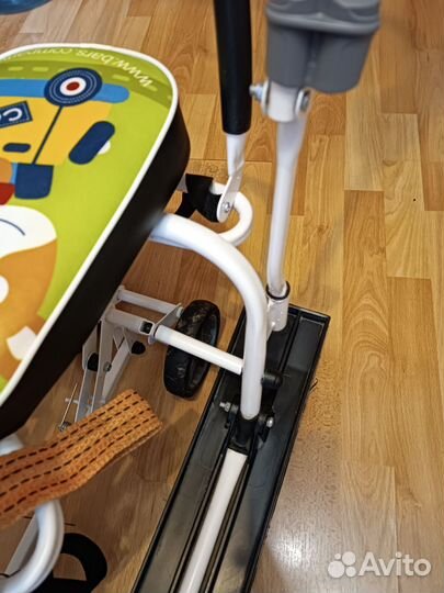 Детский снегокат с ручкой и колесами