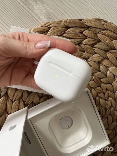 Беспроводные наушники apple airpods