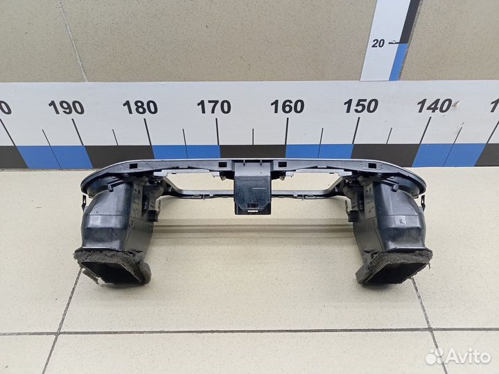 Рамка магнитолы Tiguan 2007-2011