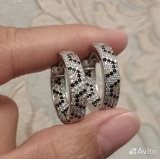 Серьги конго со Змеиным Принтом в двух цветах