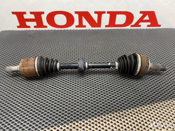 Привод (полуось) в сборе передний левый Honda