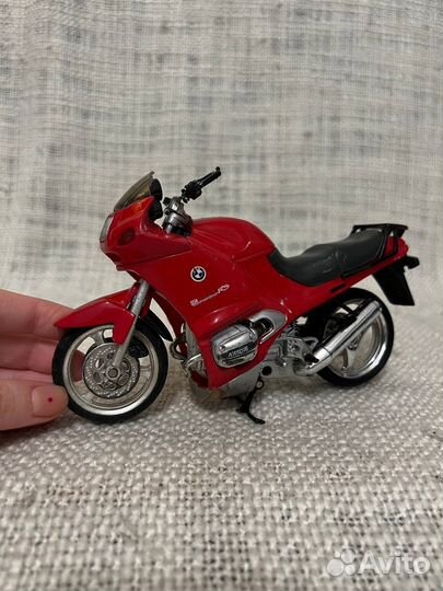 Коллекционная модель bmw r1100rs 1/12