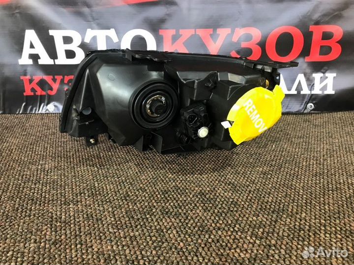 Фара правая Suzuki Grand Vitara 2006