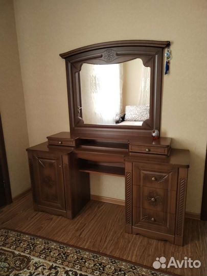 Туалетный столик с зеркалом бу