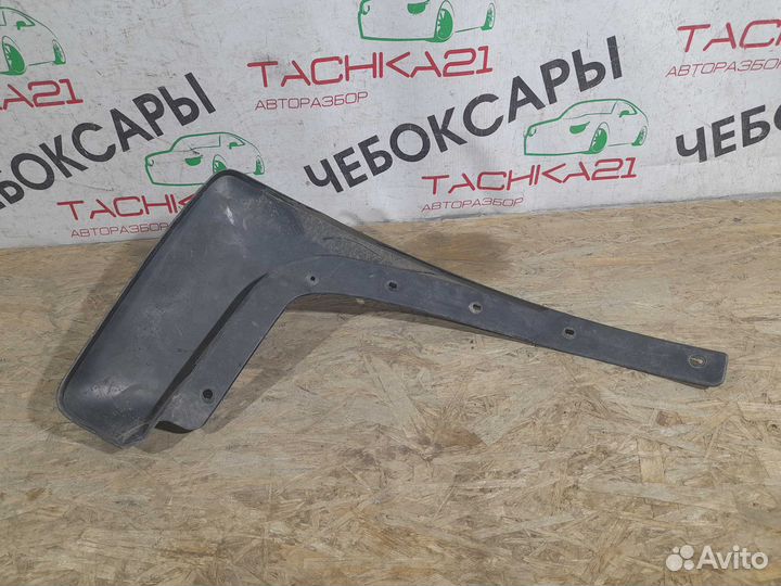 Брызговик задний правый Nissan Patrol Y62 (10-17)