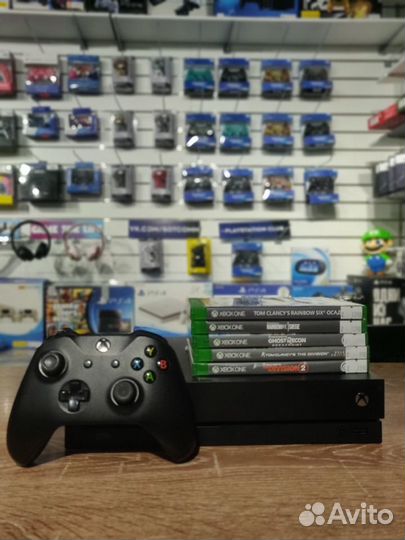 Xbox One X 1000gb + сборник игр Tom Clancy's