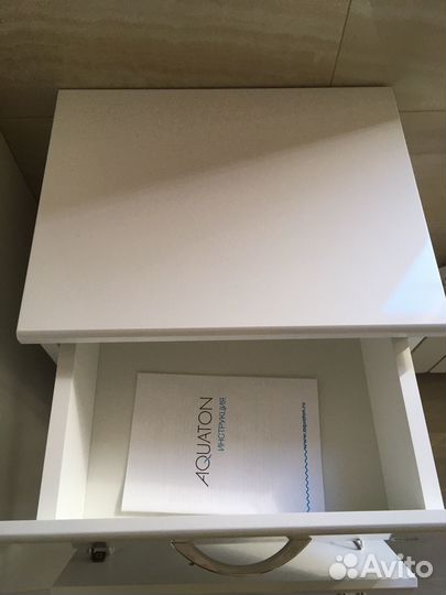 Тумба с корзиной для белья