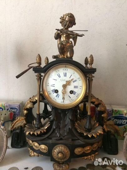 Часы каминные с подсвечниками