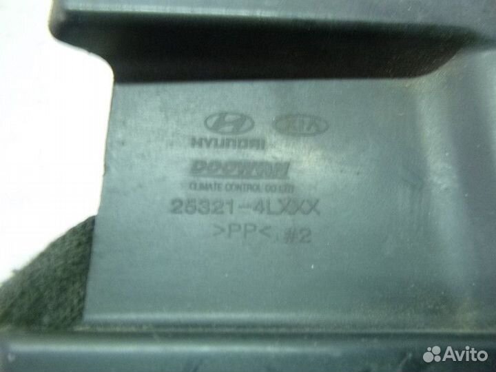 Дефлектор радиатора правый hyundai solaris 2010