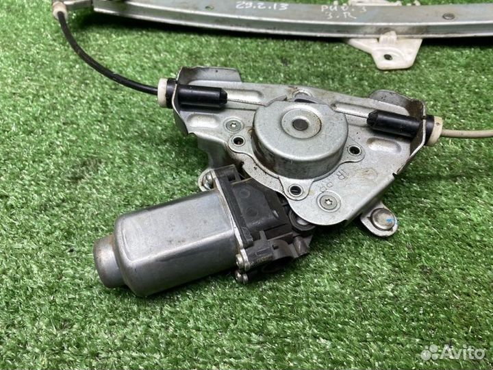 Стеклоподемник задний правый Kia Rio 3