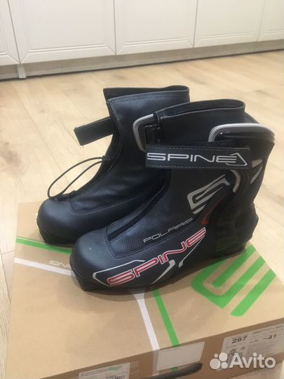 Лыжные ботинки коньковые spine