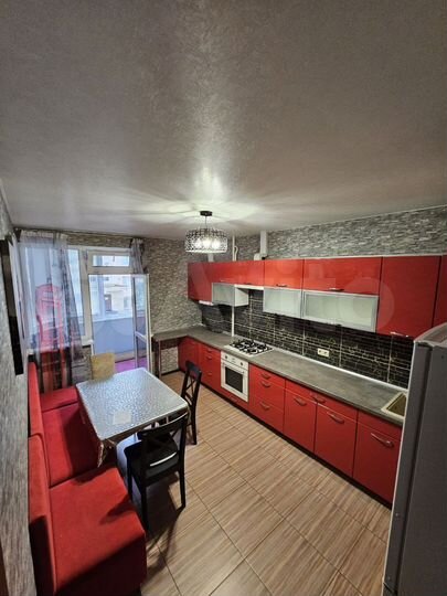 3-к. квартира, 85 м², 2/10 эт.