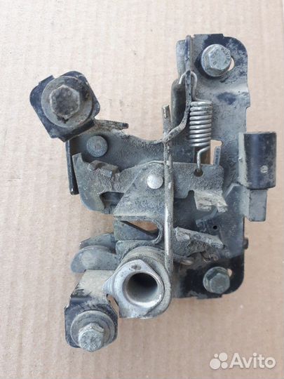 Замок капота ауди А6 С5