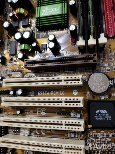Материнская плата на 370 (редкая, на 1.5Гб озу)