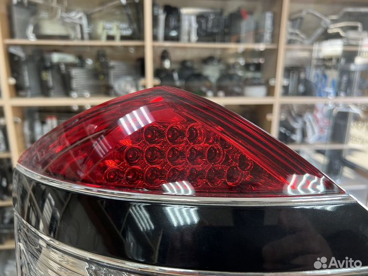 Фонарь задний в крыло Мерседес W221
