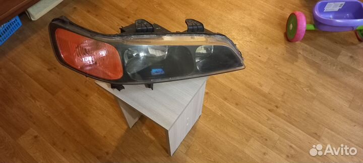 Фара передняя правая