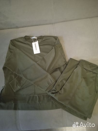 Спортивный костюм женский