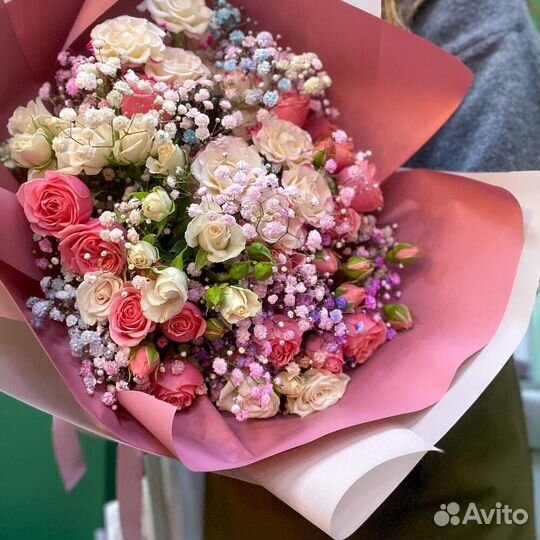 Шикарные букеты из кустовых роз