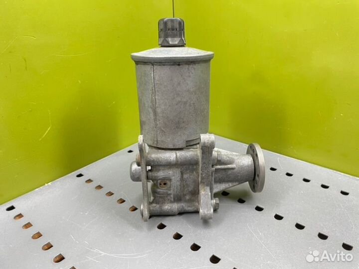 Гур Mercedes-Benz 190 W201 M102 2.0 1990