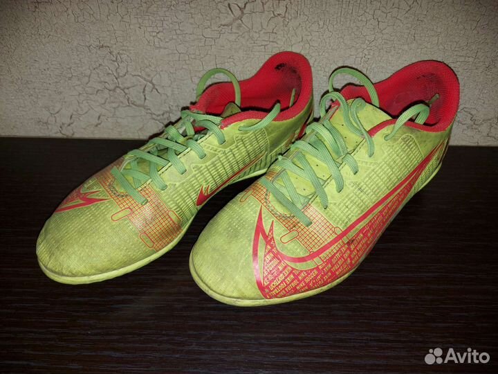 Детские футбольные бутсы 34 размер