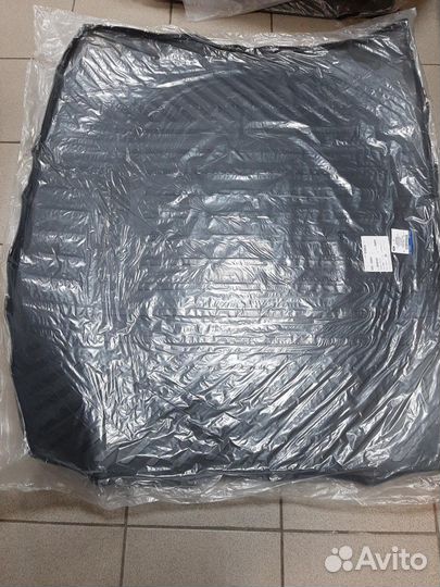 2039792 - Коврик багажника Focus III Универсал