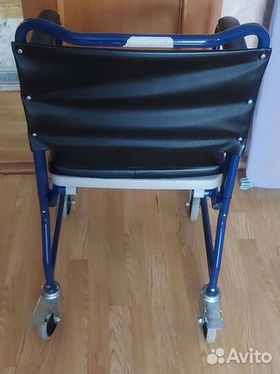 Кресло коляска с санитарным оснащением