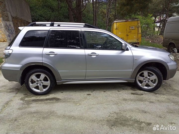 Mitsubishi Outlander 2.4 AT, 2005, 248 000 км