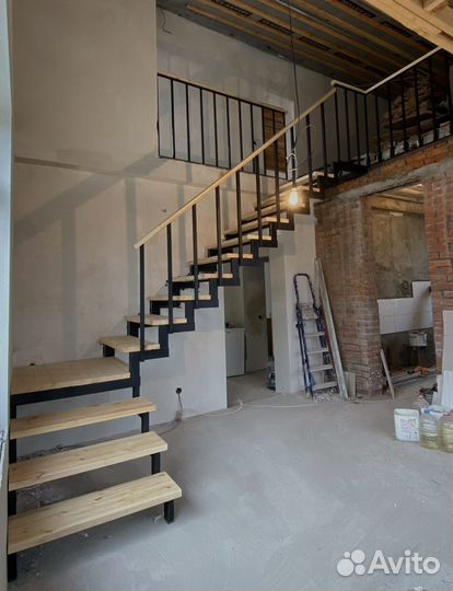 Лестница из металла