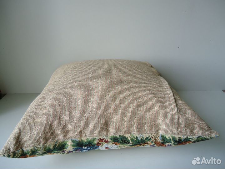 Подушка гобеленовая