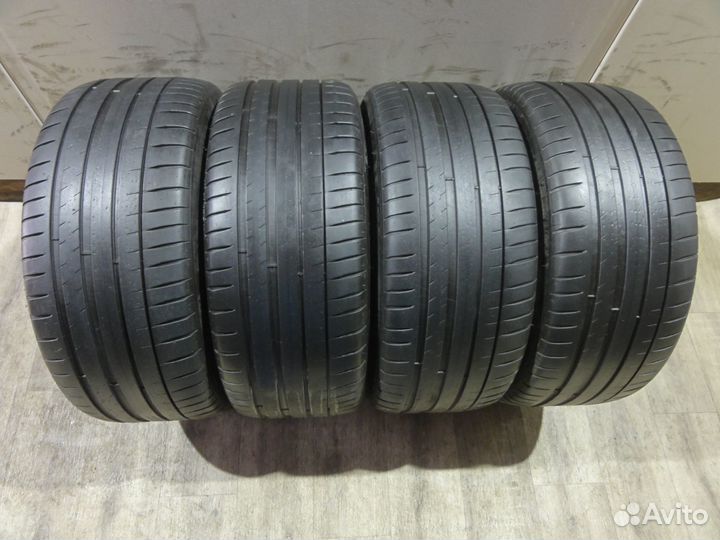 Michelin Pilot Sport 4 245/40 R18 93Y