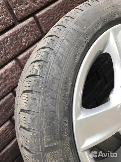Онигинальнфе диски audi r17 с зимней резиной