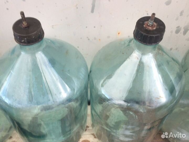 Бутыли и банки разные