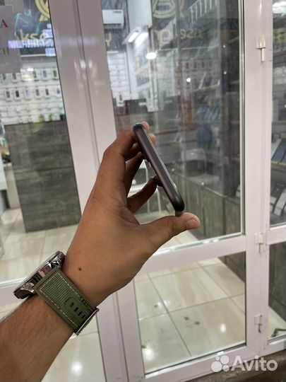 iPhone 11, 256 ГБ