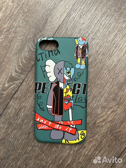 Чехлы на iPhone se2020