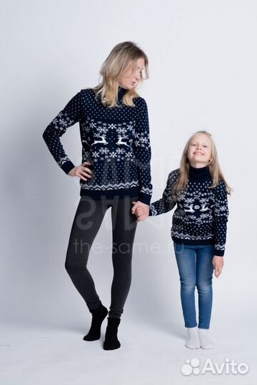 Свитер с оленями детский с горлом новый